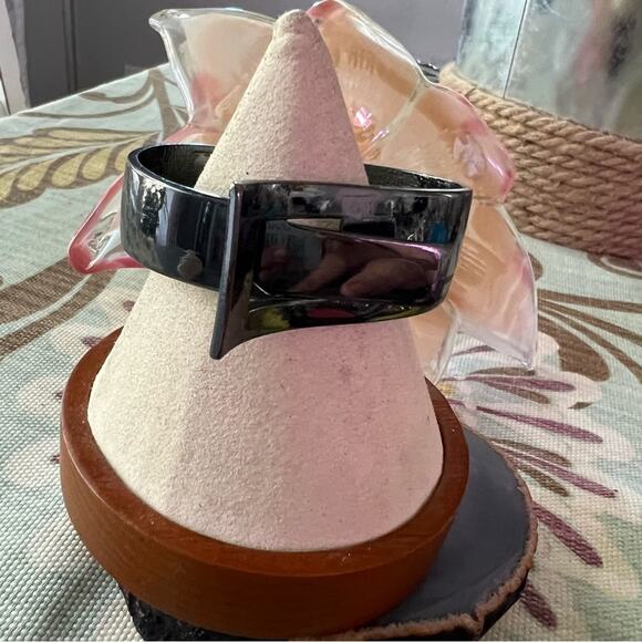 Gunmetal Hinged Bangle Bracelet - Picture 8 of 10